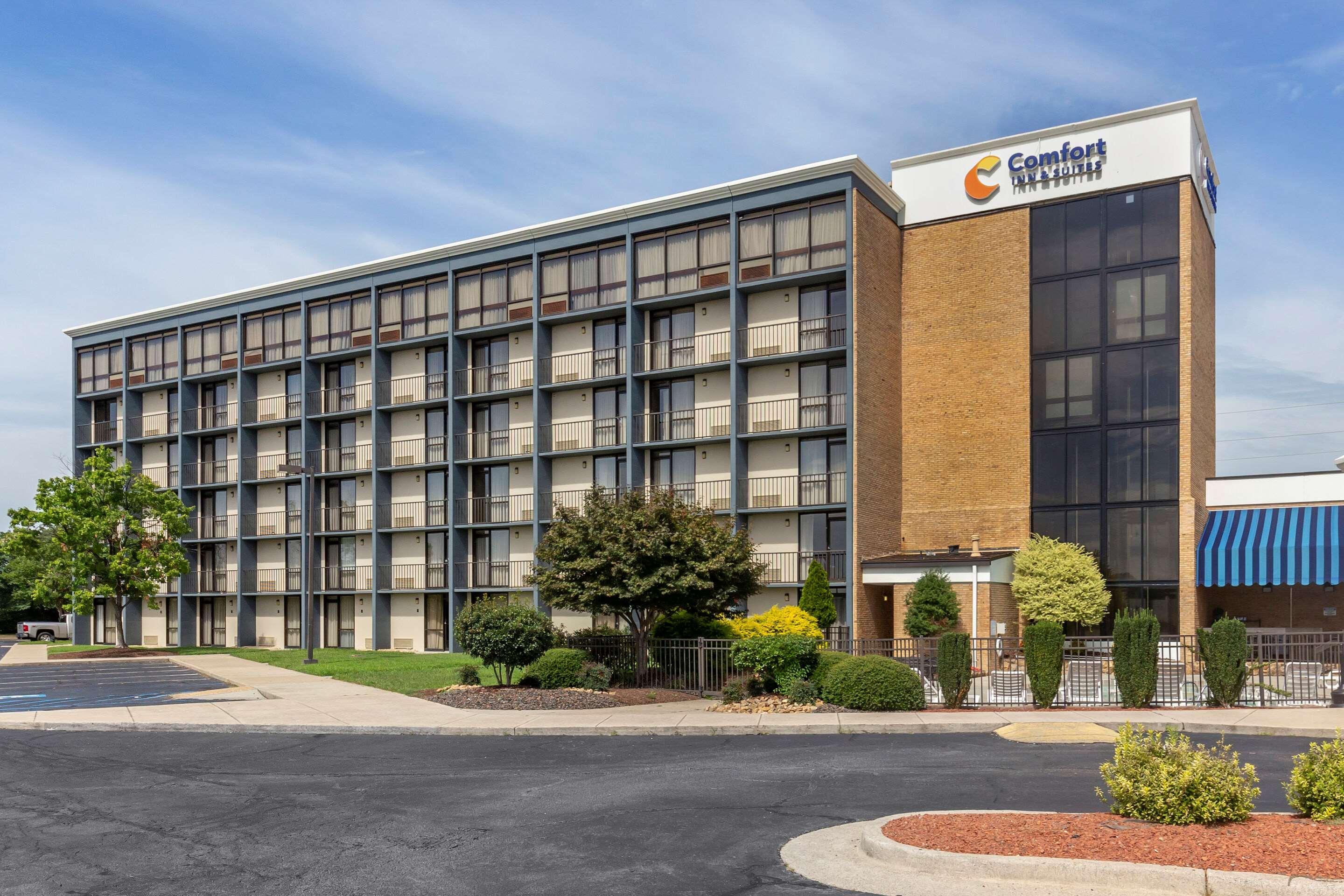 Comfort Inn & Suites Near Danville Mall Buitenkant foto